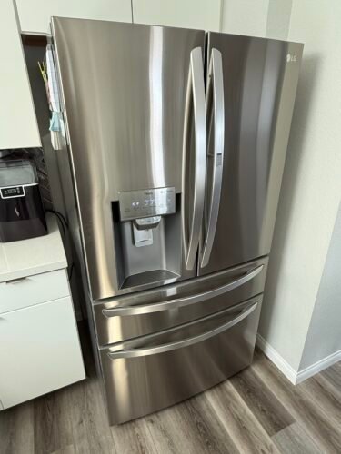 Professional LG refrigerator repair service in Las Vegas.
